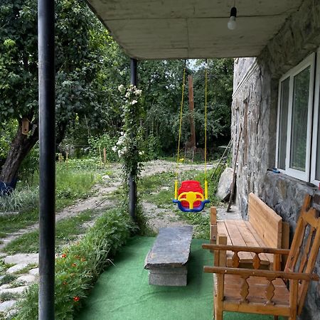 Mamuka Chartolani Guesthouse เมสเตีย ภายนอก รูปภาพ