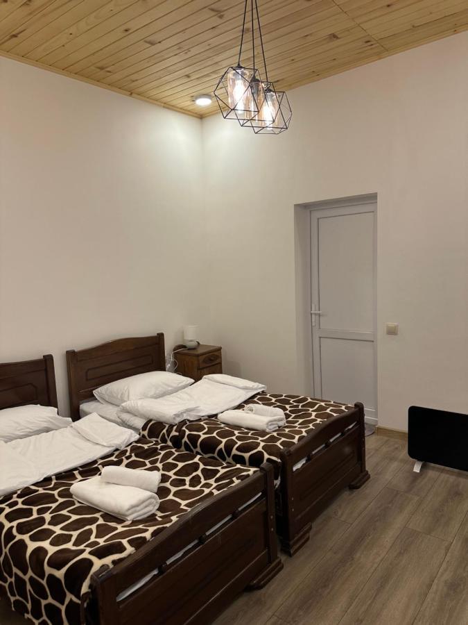 Mamuka Chartolani Guesthouse เมสเตีย ภายนอก รูปภาพ