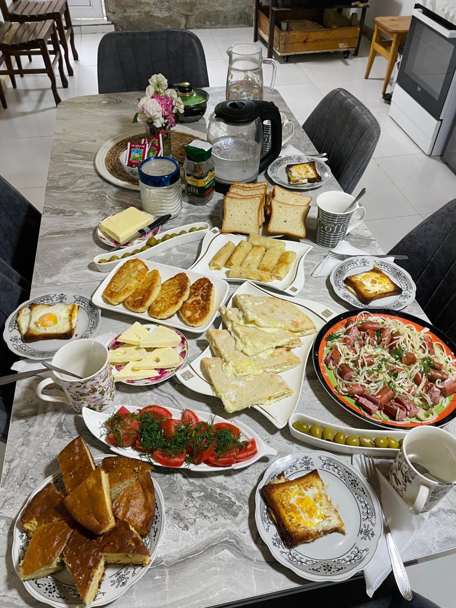 Mamuka Chartolani Guesthouse เมสเตีย ภายนอก รูปภาพ