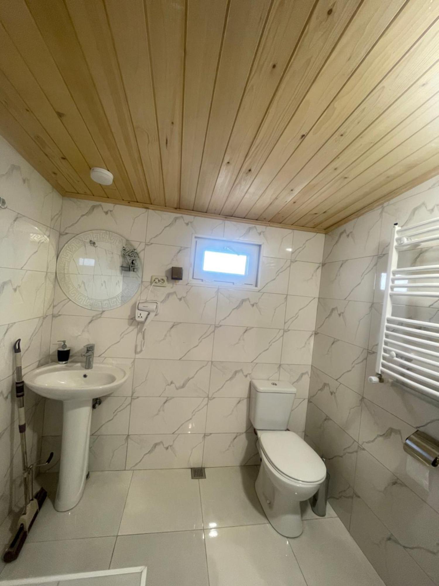 Mamuka Chartolani Guesthouse เมสเตีย ภายนอก รูปภาพ